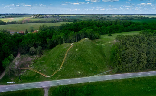 7_Kartup+n+ piliakalnis3.jpg